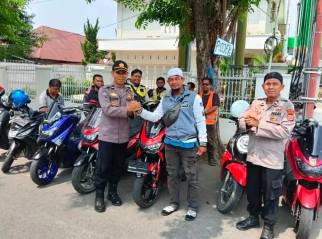 
 Kegiatan Binluh, Satbinmas Polres Palopo Edukasi Warga dan Tukang Ojek tentang Kamtibmas