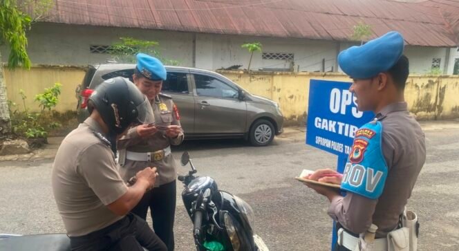 
 Operasi Patuh Pallawa 2026, Sipropam Polres Tator Periksa Disiplin Personel